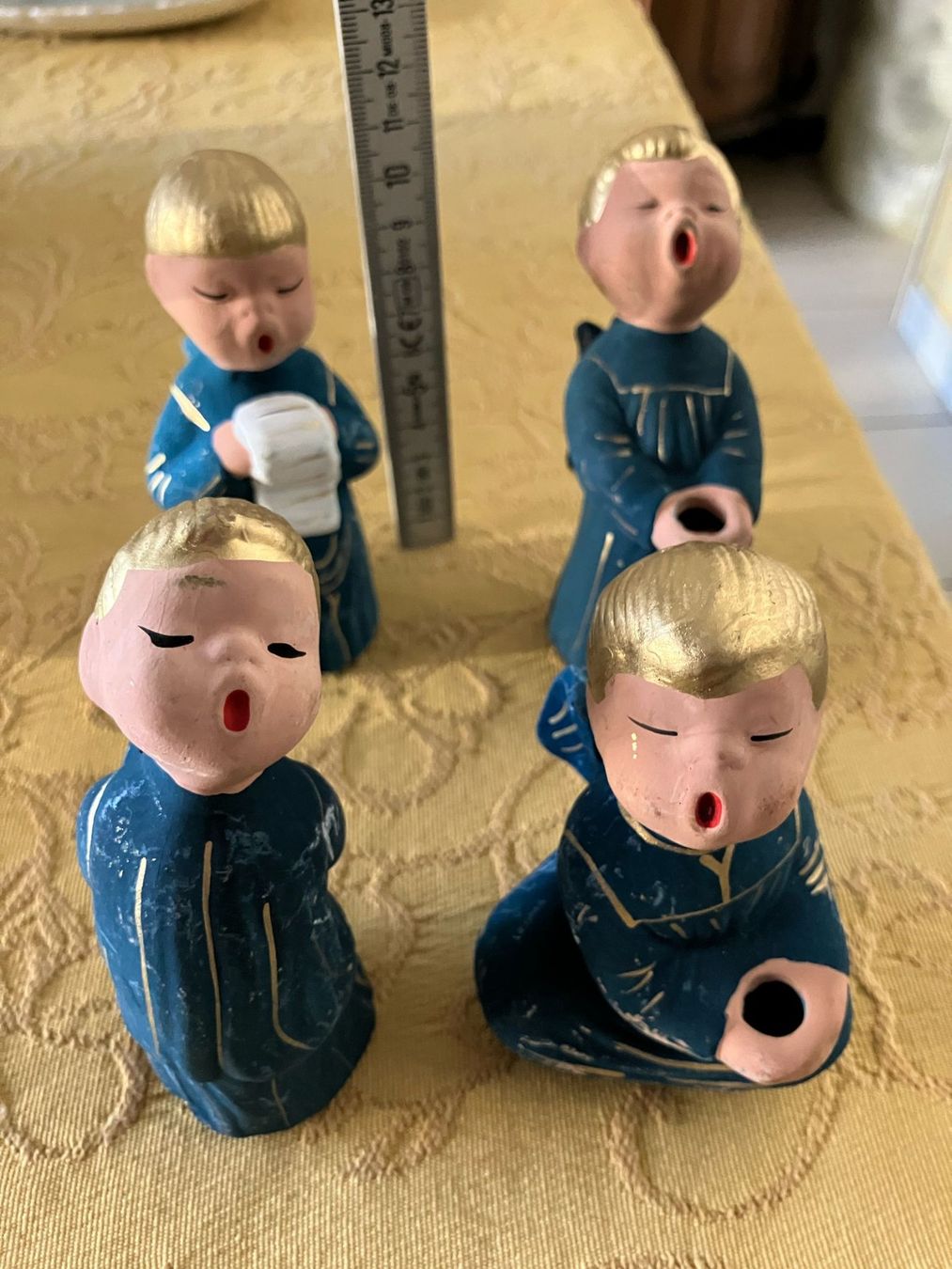 Statuette: 4 statuine coro di bambini – Usato da Melano venduto da H-Sara 1