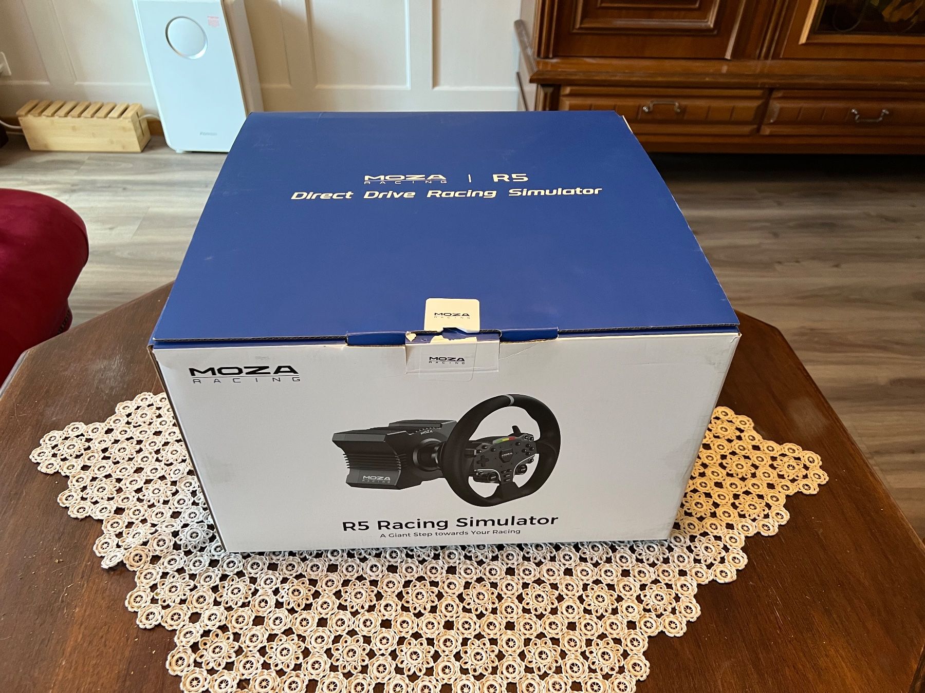 Moza Racing Manettes: MOZA R5 Racing Simulator Lenkrad und Pedalset – D'occasion à Herisau par joa_f6z7 1