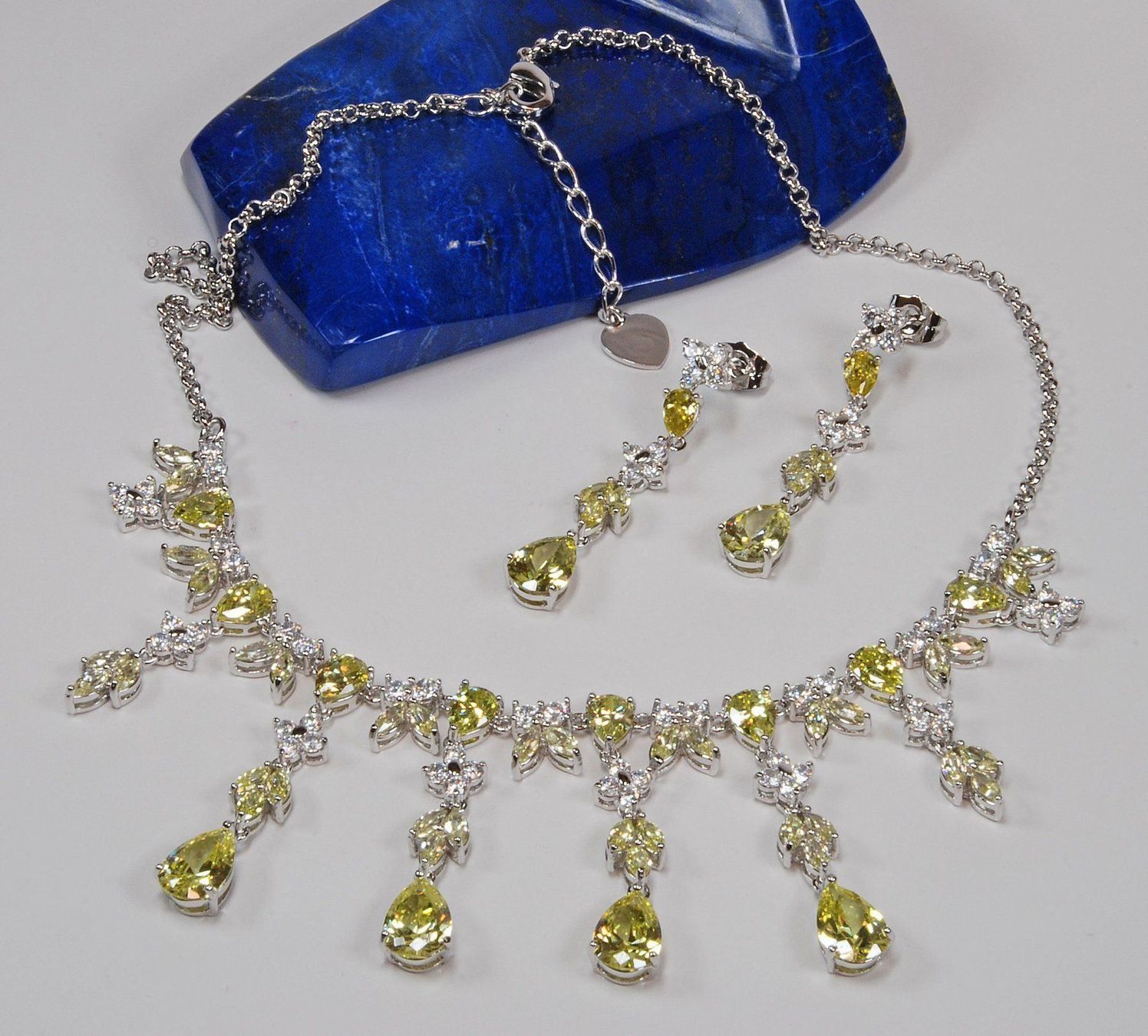 Catenine: Erlesene Halskette – Collier – Nuovo e nell'imballaggio originale da Oberglatt ZH venduto da Diamond-Girl 1