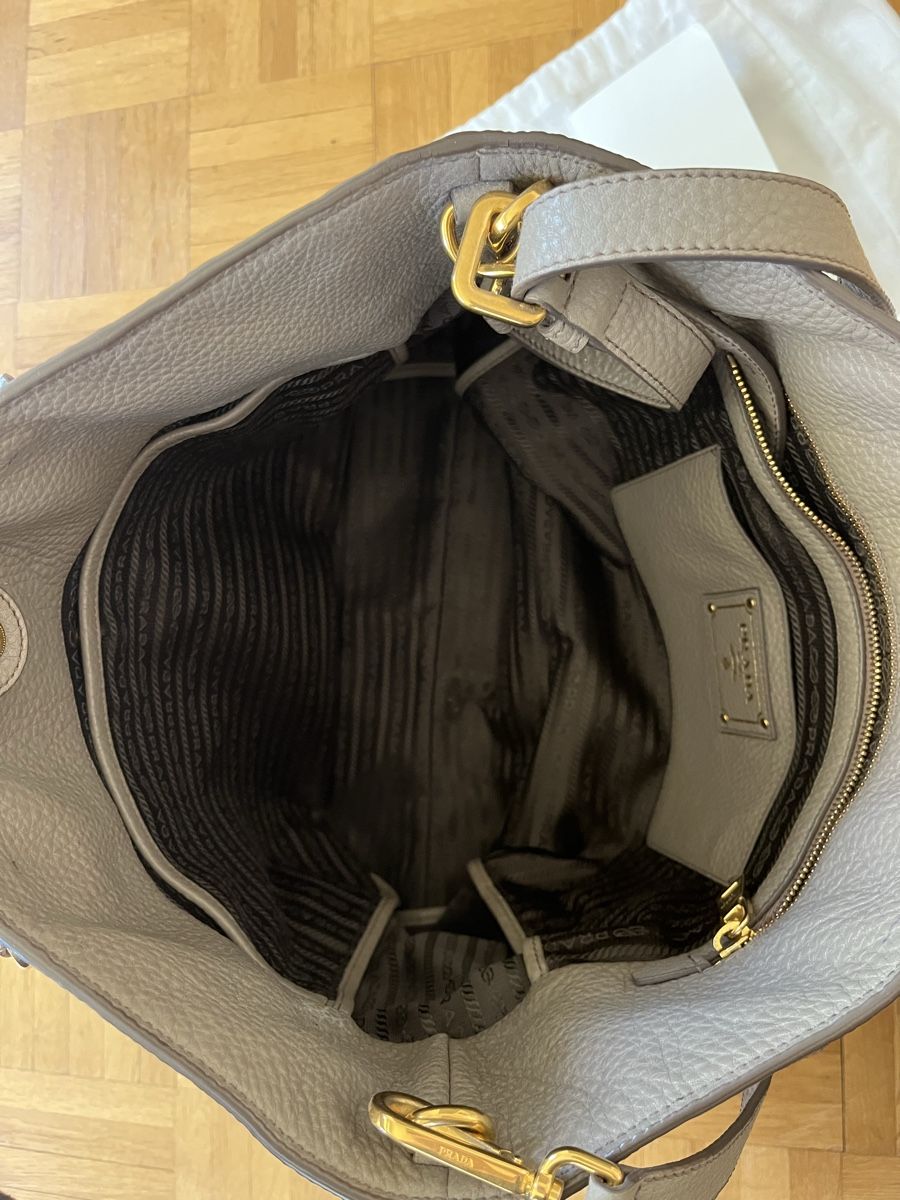 Prada Borse da donna: Prada Tasche Shopper – Usato da St. Gallen venduto da mllealessandra 5