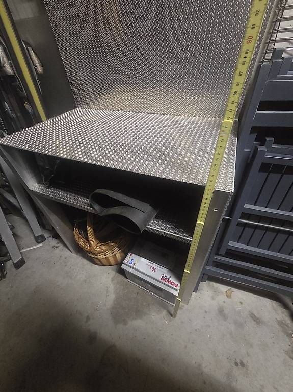 Altro per Eventi aziendali & Feste: Kleine Bastelalutisch – Usato da Igis venduto da Vaktovian 1
