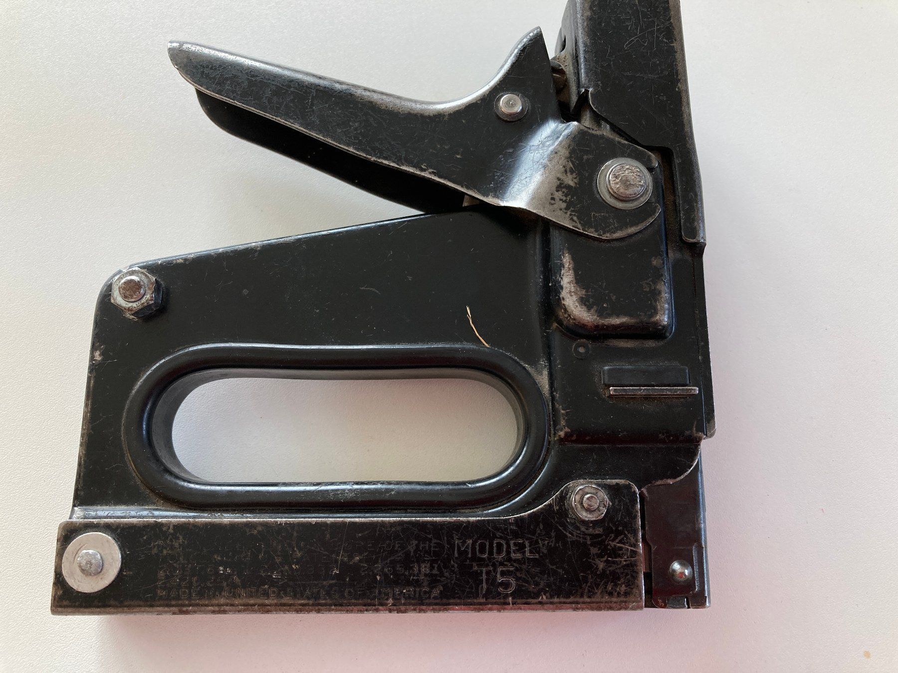 Bostitch Tutti gli attrezzi: BOSTITCH T5 Tacker, Handtacker / Heftpistole mit Klammern ! – Usato da Chur venduto da Hermes421 1
