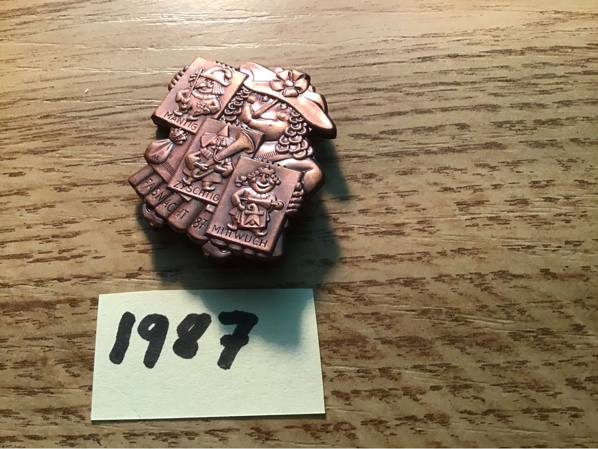 Basler Placchette & Badge: Baslerfasnachtsplaketten 1987 – Usato da Arlesheim venduto da printz01