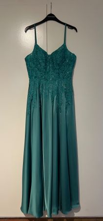 Wunderschönes, smaragdgrünes Abendkleid