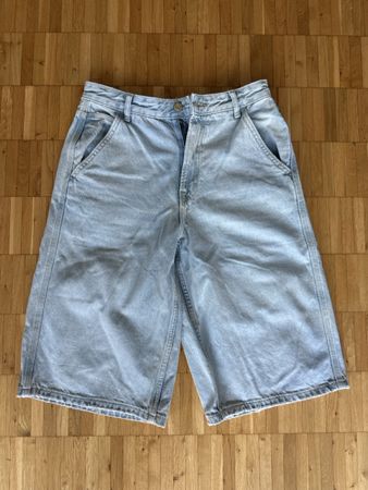 Bershka Jeans Shorts hellblau Grösse 34 guter Zustand