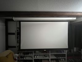 Leinwand automatisch ausfahrbar