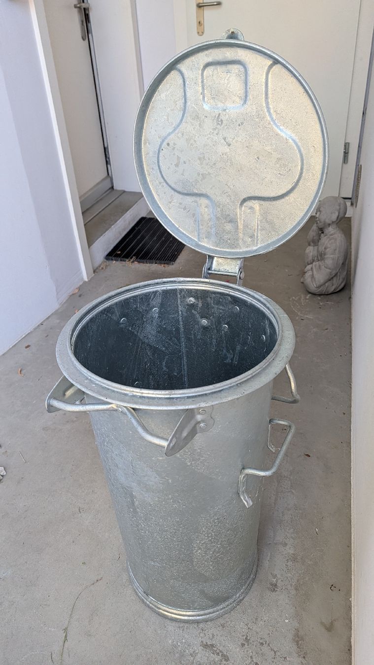 Poubelles: Abfalltonne aus Metall – D'occasion à Gümligen par Arupam 2