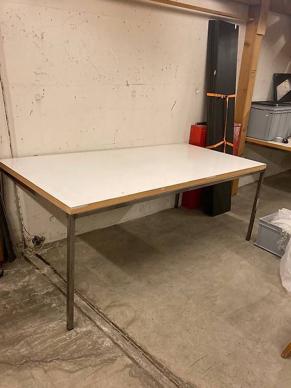 Tavoli: 2 solide Arbeitstische 2 x 1 m, 75 cm hoch – Usato da Schlieren venduto da kasuemir 1