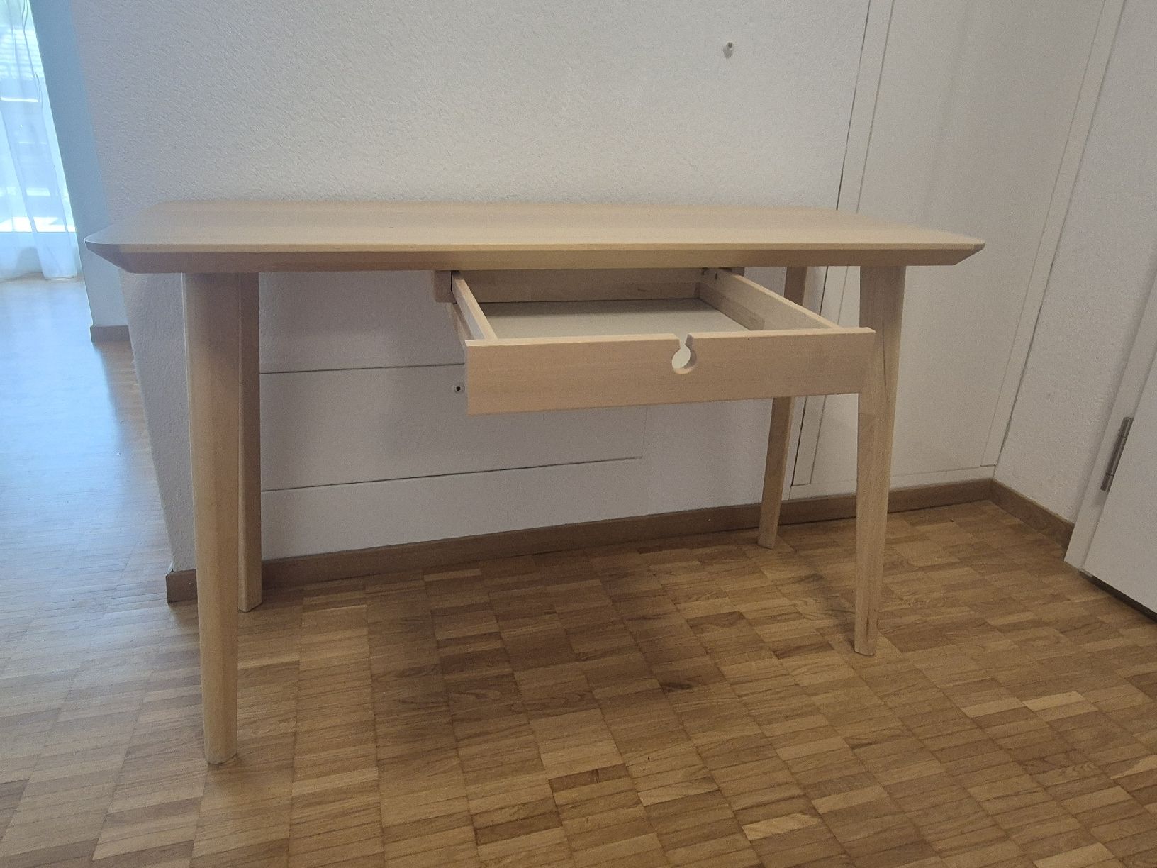 Scrivanie: LISABO Schreibtisch Ikea – Usato da Baden venduto da midewe 2