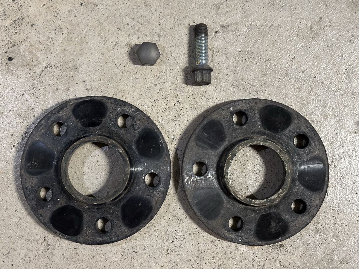 Sonstiges Fahrzeugzubehör: Distanzscheiben PowerTech 40.A3 15mm – Gebraucht aus Schwyz von mar_xvd2