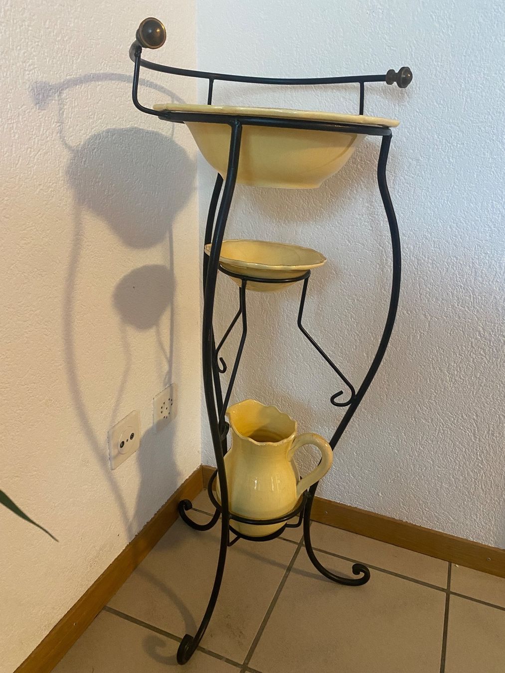 Kommoden: Schöner Waschtisch Italienische Design – Gebraucht aus Zäziwil von Emlea 2