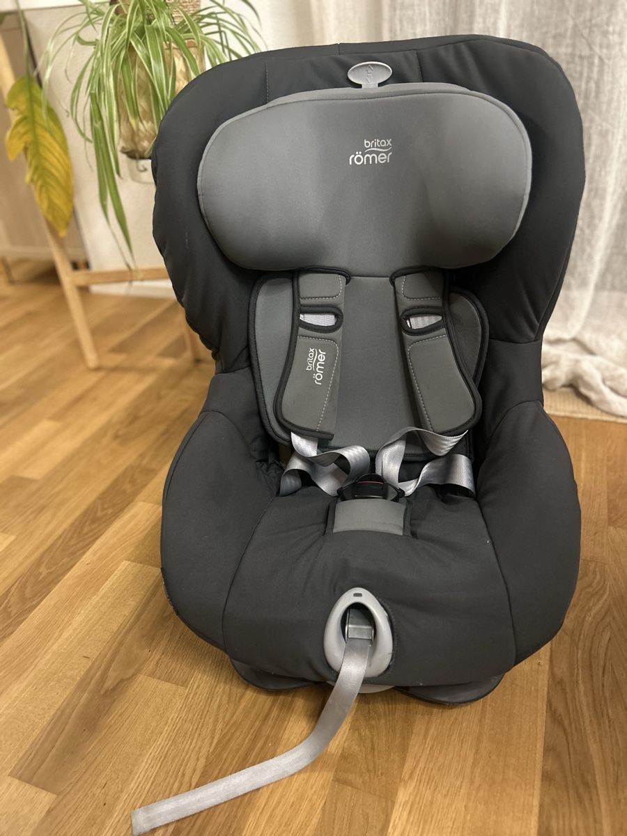 Britax Römer Seggiolini per auto: Britax Römer King 2 LS – Usato da Unterägeri venduto da Ekomaki