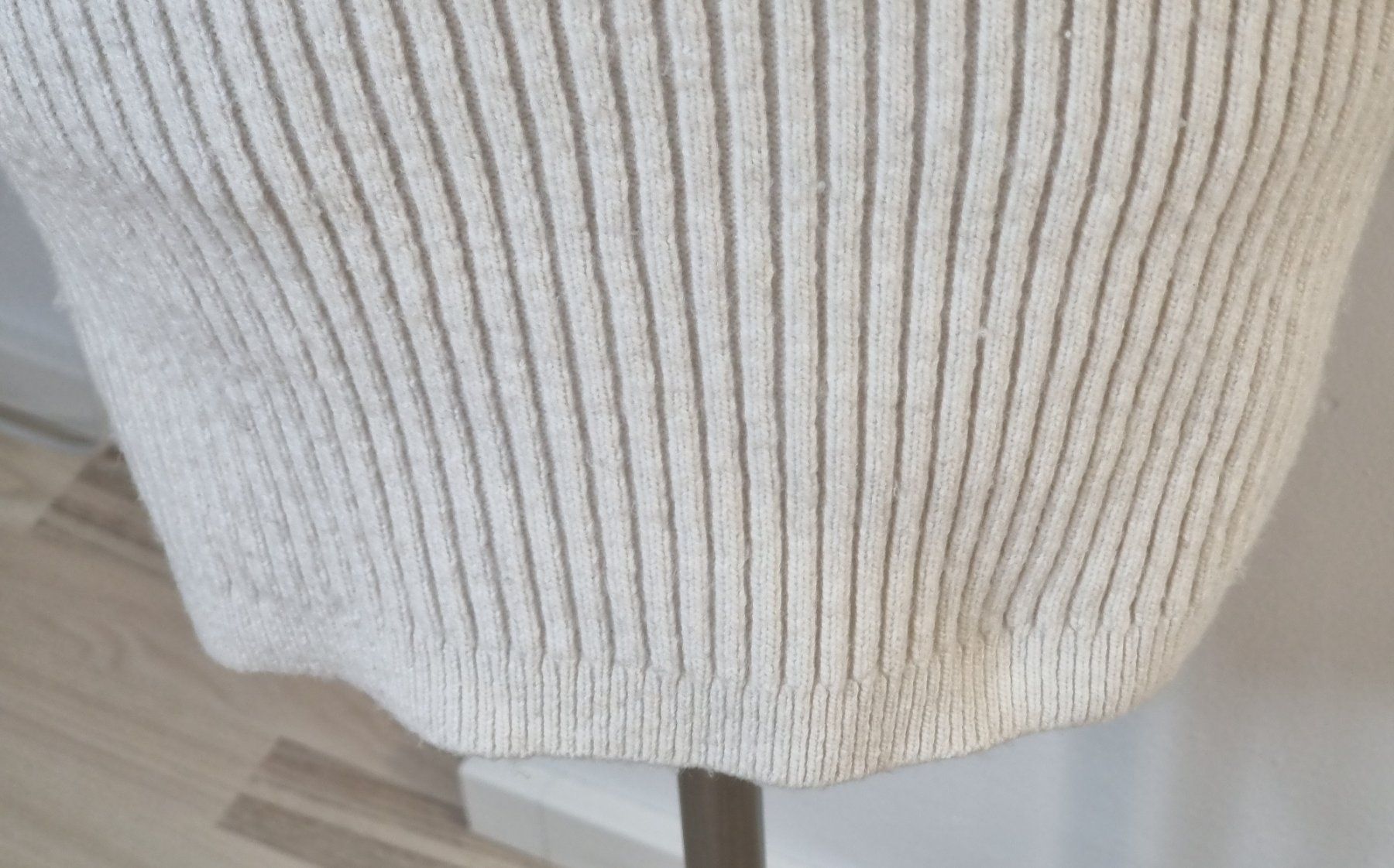H&M Vestiti: M/L (38) 40/42 schlichtes STRICKKLEID écru / Longpullover – Usato da Dürnten venduto da Bachtelsurfer 6