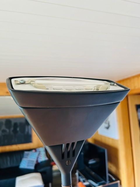Lampen: Stehlampe schwarz – Gebraucht aus Lenk im Simmental von Kluane 1