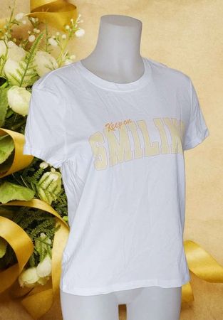 Weisses T-Shirt "Keep on Smiling" Grösse 38 NEU