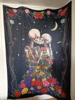 Wandteppich "Skeleton Romance" 💀🌹 | Gothic Floral
