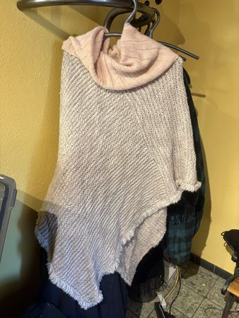 Damenpullover in Pfirsich und Beige 