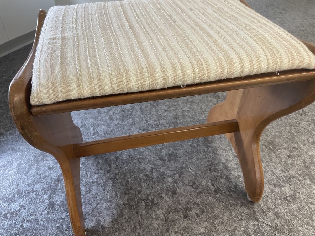 Stühle: Antique Klavierstuhl – Gebraucht aus Baar von Vili7
