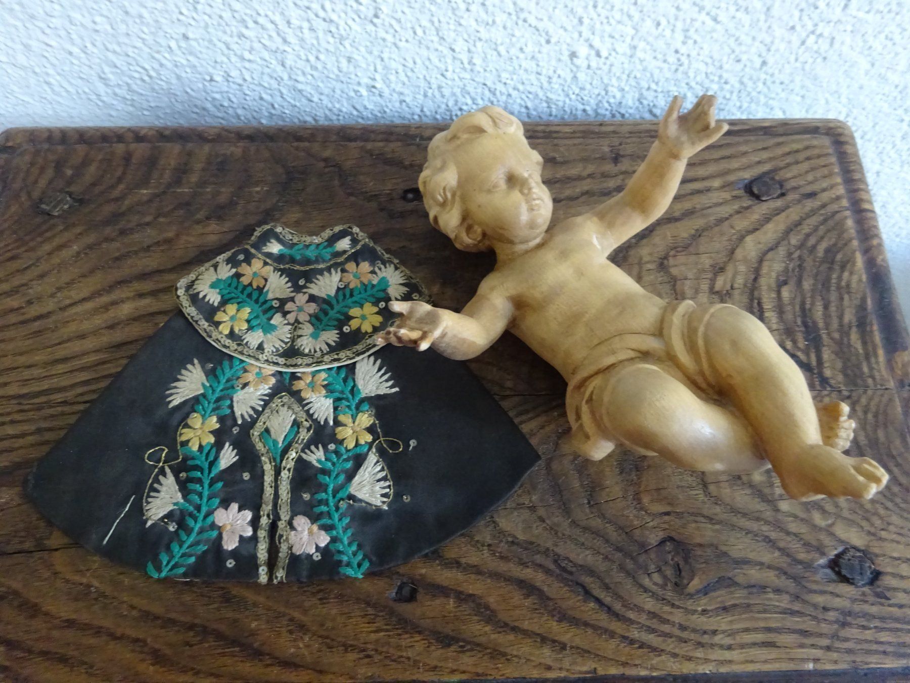 Statuette: Jesuskind mit antiker Veste / Krippe – Usato da Esslingen venduto da eintagammeer 3