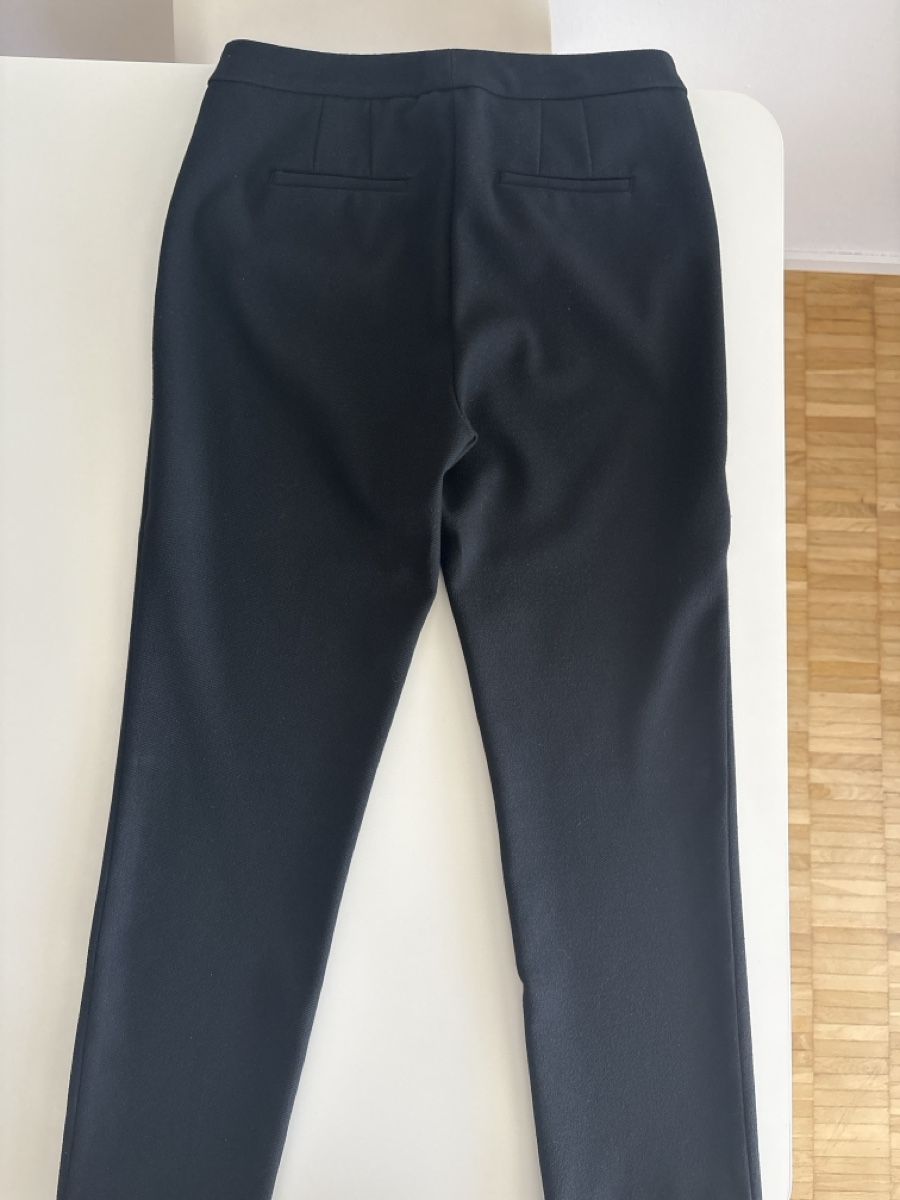 Pantaloni: Zwei Cropped-Hosen Gr. M – Usato da Herisau venduto da sen_8w8b 1