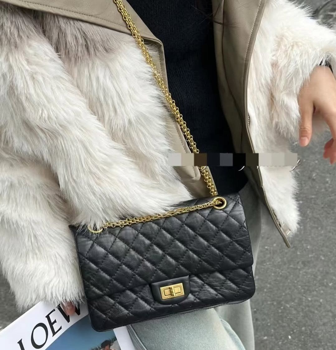 Chanel Sacs femmes: Chanel Reissue Black Quilted with Goldhardware💫small – Neuf (Voir description) à Zürich par Stila17 9