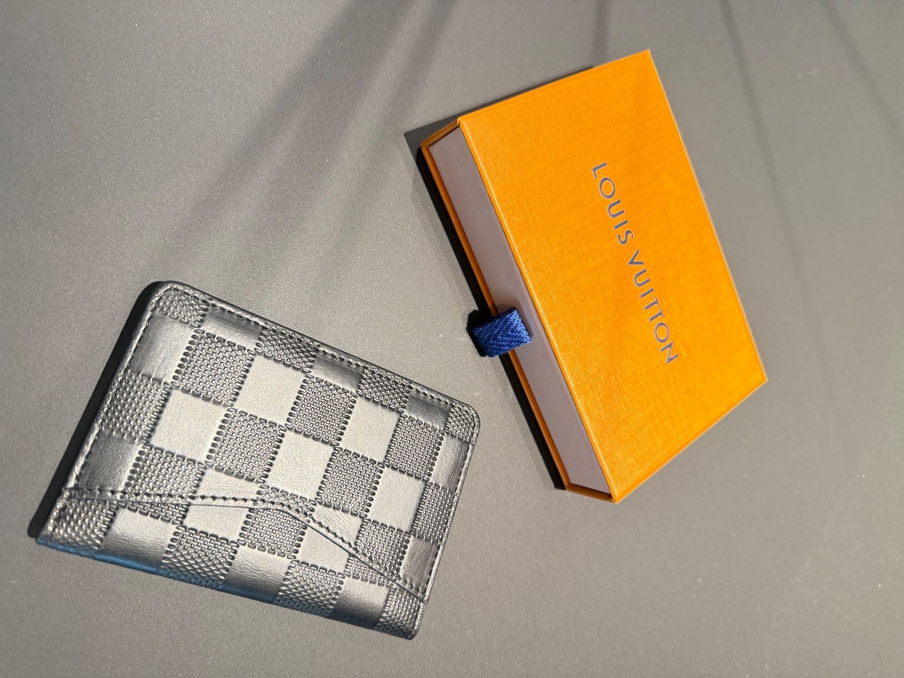 Portafogli: Louis Vuitton Taschenorganizer/ Kartenetui mit Box – Usato da Zollikofen venduto da Level_911 2