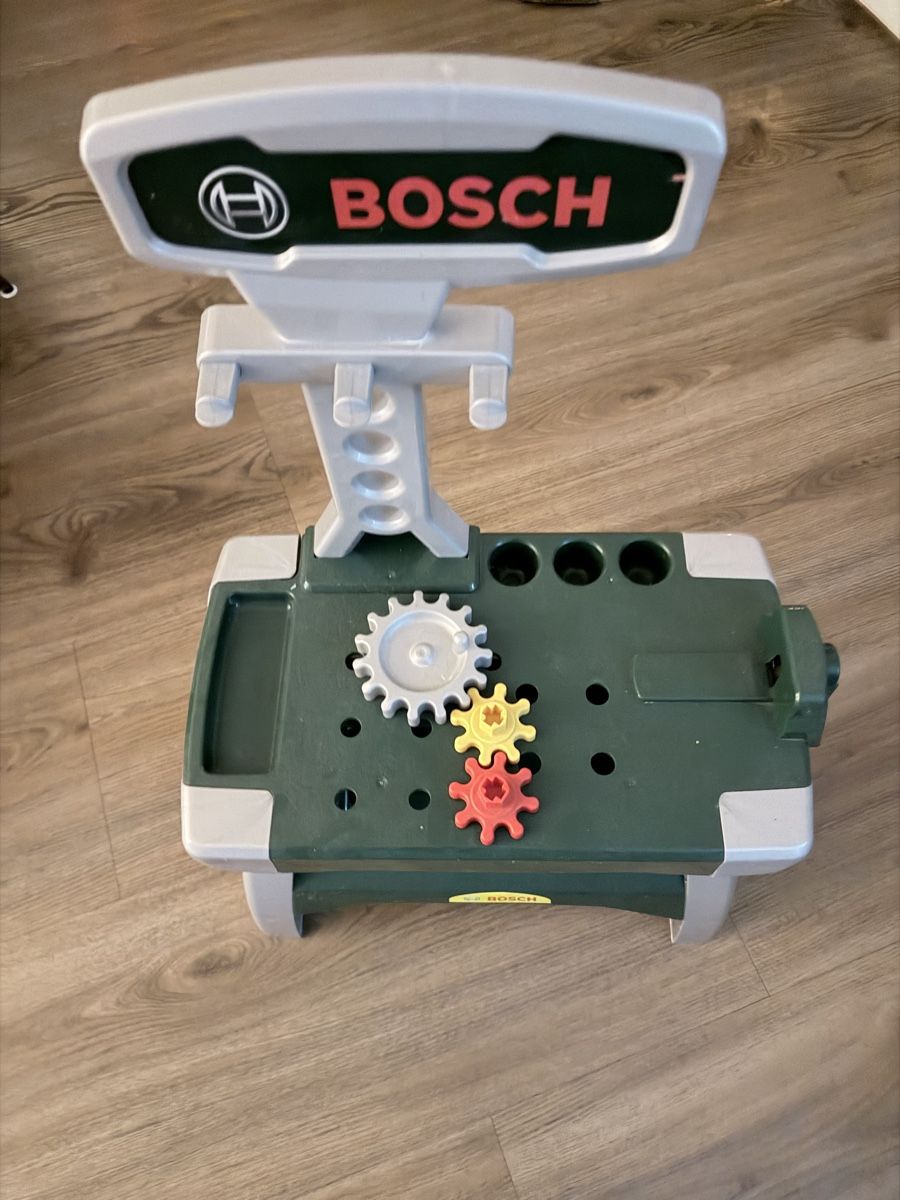 Jouets: Bosch Werkstatt mit Tools – D'occasion à Glis par lm2612