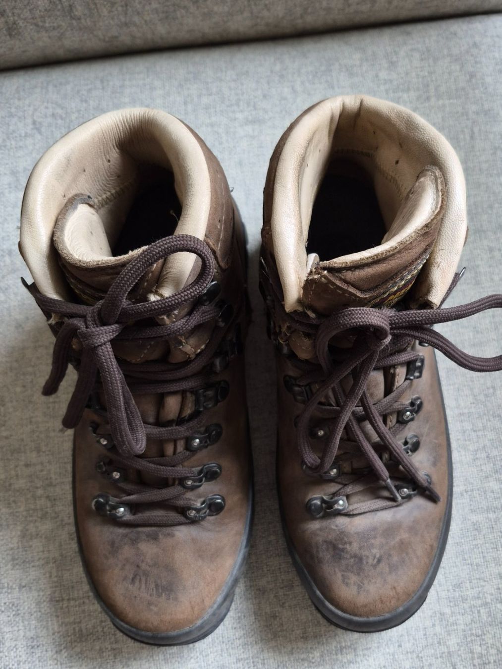 Meindl Scarpe da donna: MEINDL Borneo II MFS Wanderschuhe, Gr. 38 – Usato da Winterthur venduto da EH47 2