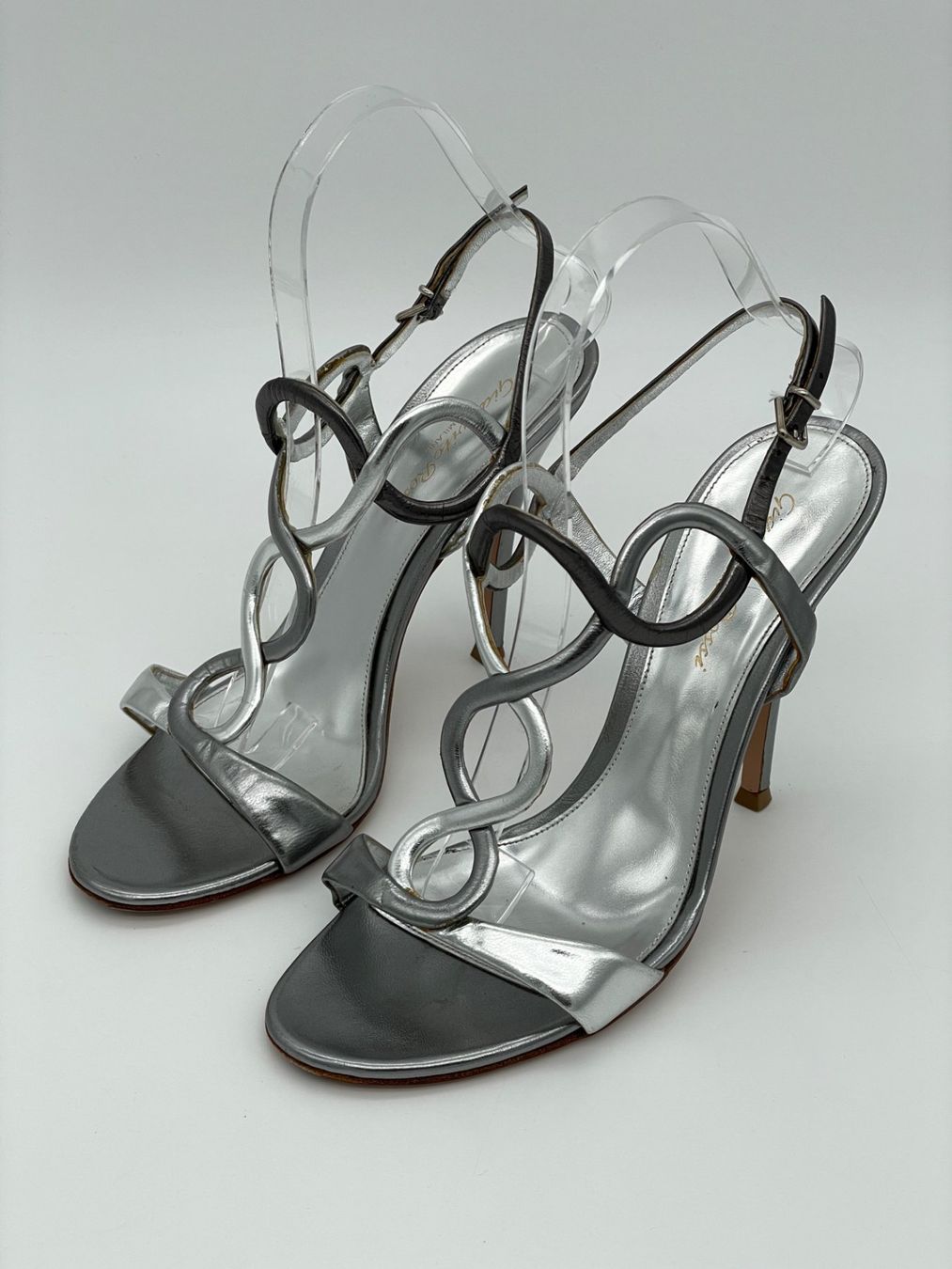 Gianvito Rossi Scarpe da donna: Gianvito Rossi Cher T-Strap EU 38 – Usato da Zürich venduto da shoe_shop 2