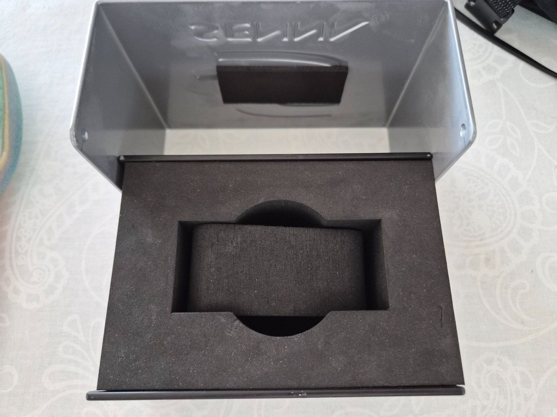 Universal Genève Uhren: Universal Senna Box – Gebraucht aus Chabrey von Horology 2