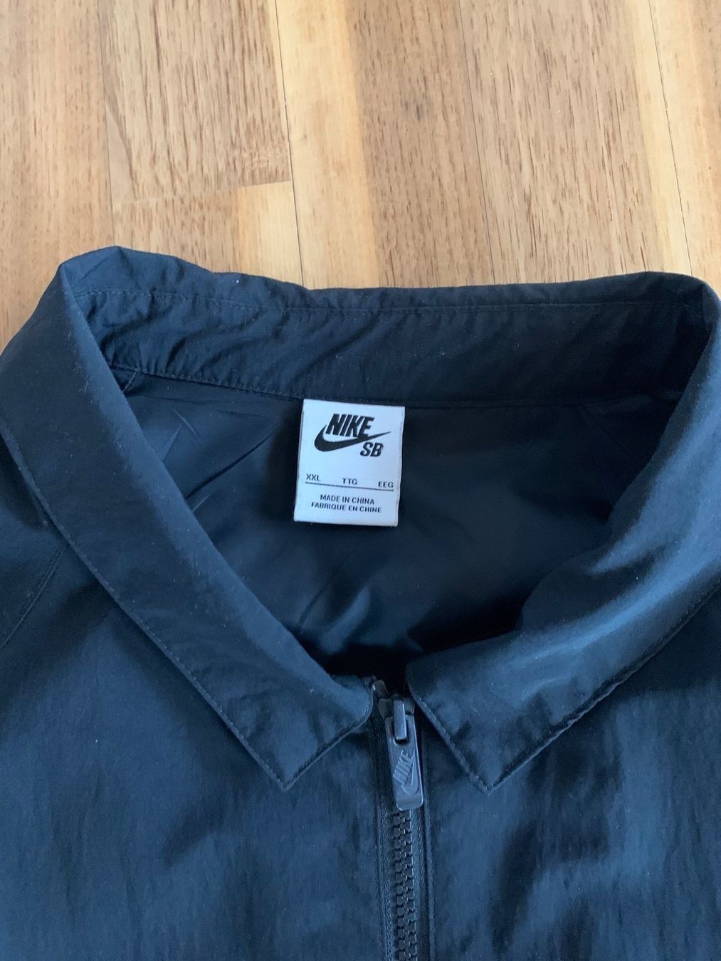 Nike Giacche: Leichte Jacke Nike SB – Usato da Zäziwil venduto da Lesny3 1