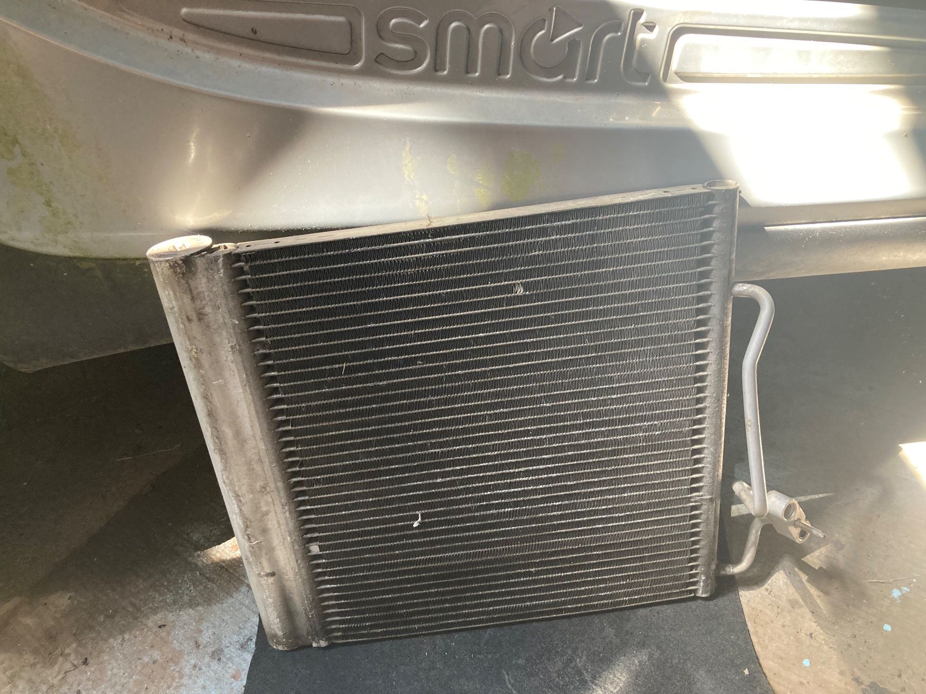Smart Tutti pezzi di ricambio auto: Smart 450 Klimakondensator – Usato da Camorino venduto da Vasal