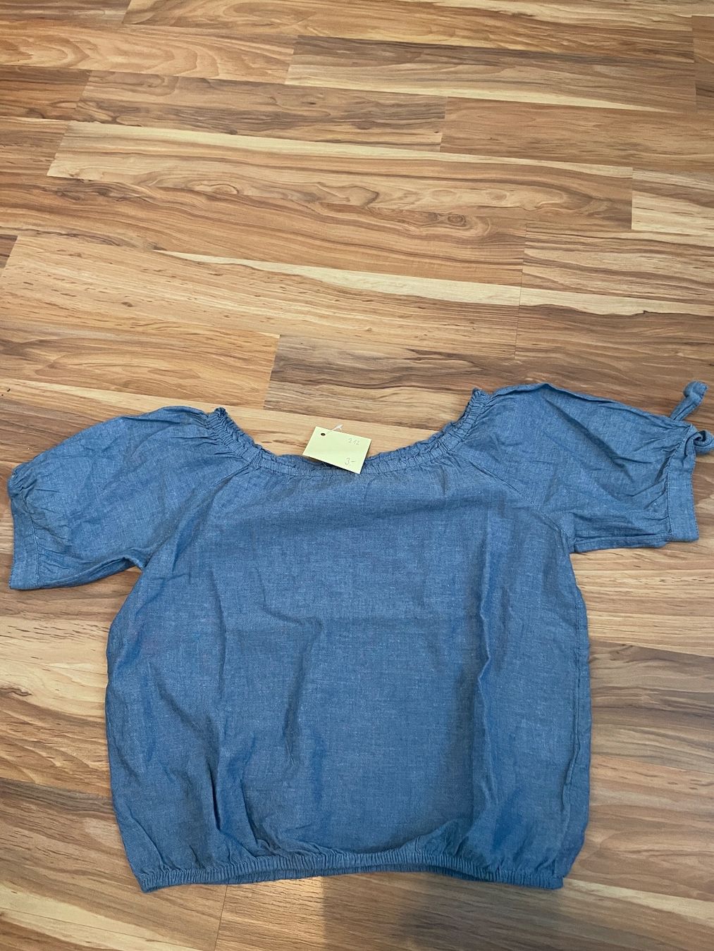 Blusen, T-Shirts & Tops: Shirt Grösse 158/164 – Gebraucht aus Neuenkirch von balani