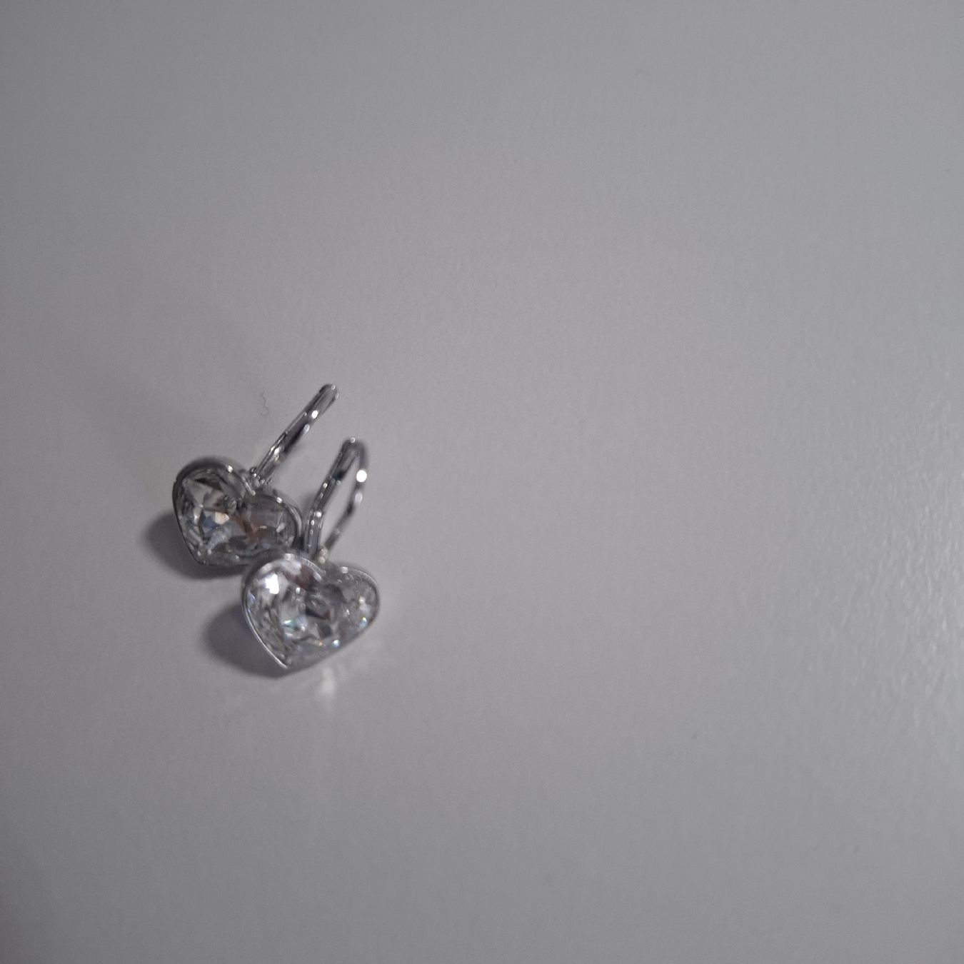 Swarovski Orecchini pendenti & Orecchini a lobo: Swarovski-  Ohrhänger Herzform silberfarben – Nuovo (secondo la descrizione) da Siebnen venduto da kar_gxl6 3