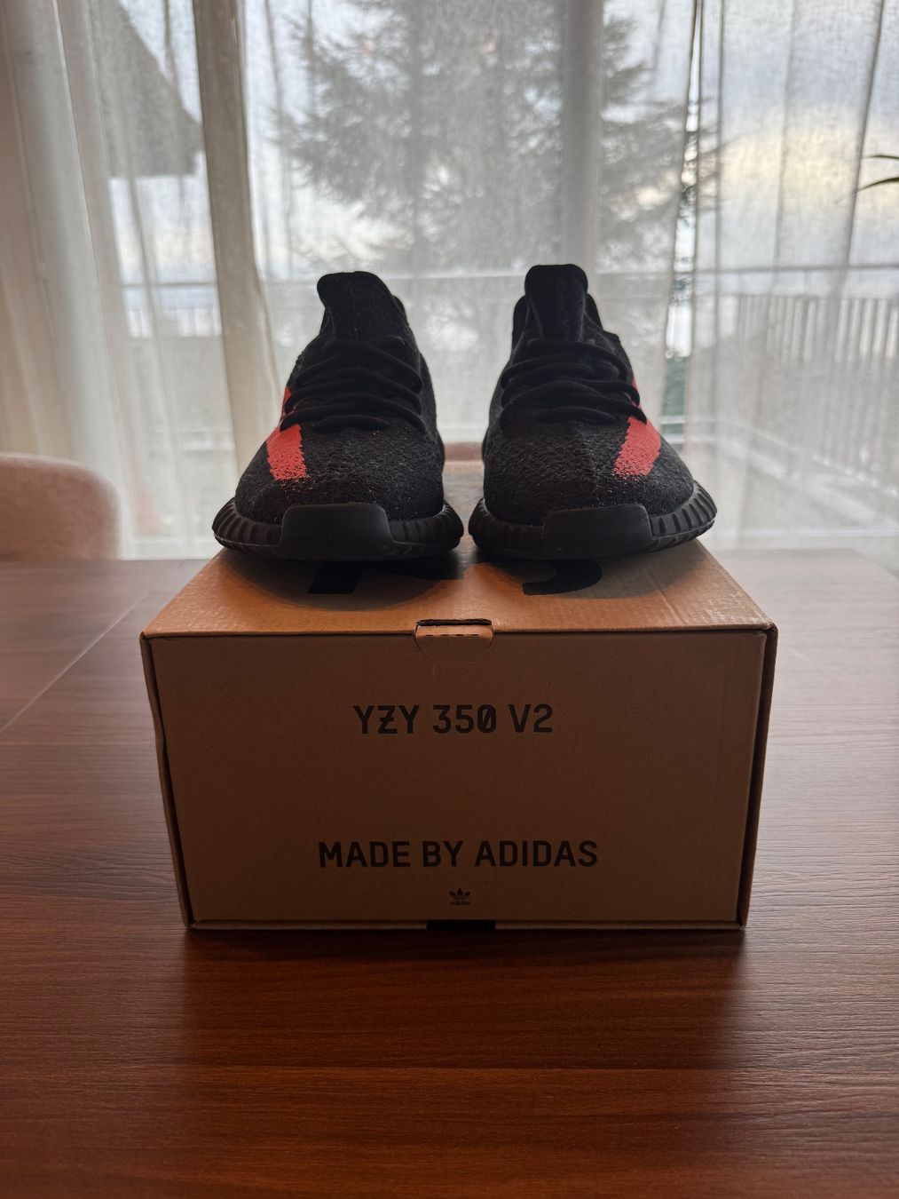 Adidas Scarpe da uomo: Adidas Yeezy Boost 350 V2 Core Black Red – Nuovo e nell'imballaggio originale da Auvernier venduto da Vendeur_Suisse 1