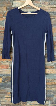 Kleid EDC Gr. M enganliegend blau