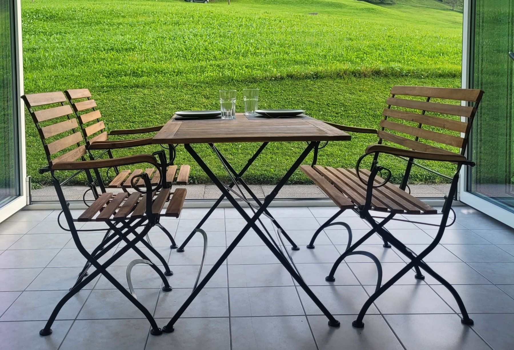 Set di tavolo e panche: Biergarten Tisch- Set – Nuovo (secondo la descrizione) da Alt St. Johann venduto da lea_8cgd