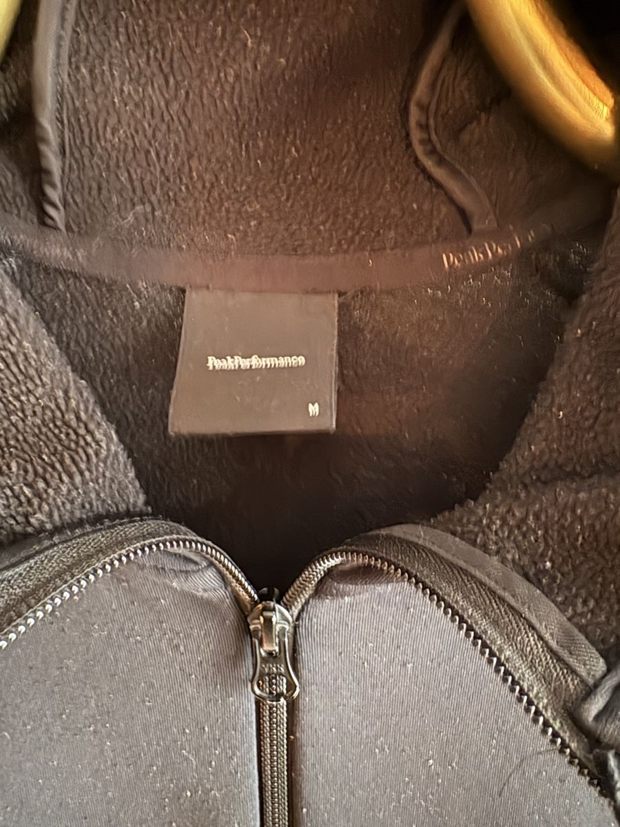 Peak Performance Jacken: Veste à capuche Peak Performance, Size  M – Gebraucht aus Neuchâtel von sharposneaks 1
