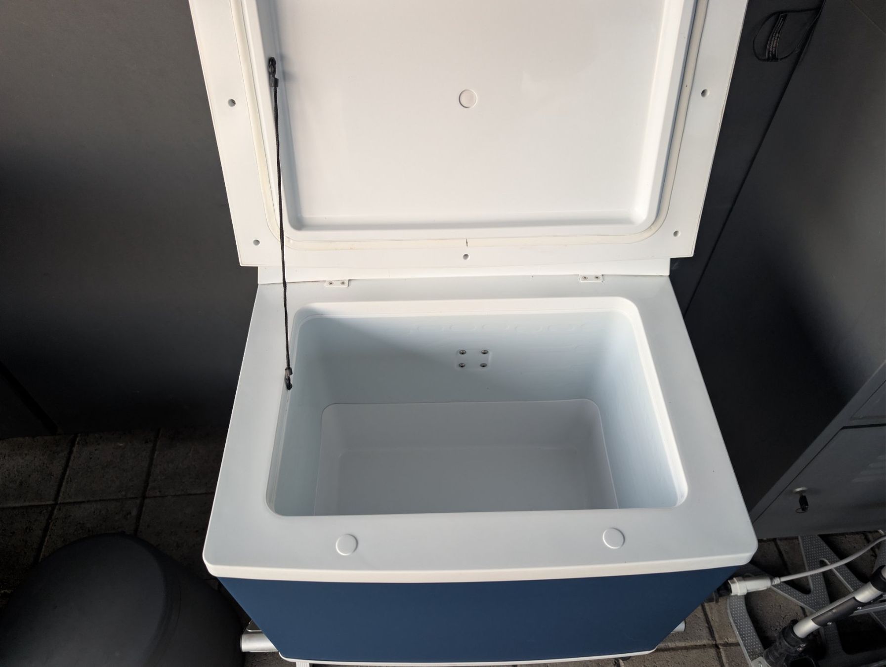 Mobicool Frigoriferi & Refrigeratori: Mobicool MB40 Hybrid-Kühlbox 12V/230V – Usato da Sursee venduto da Desertman27 1