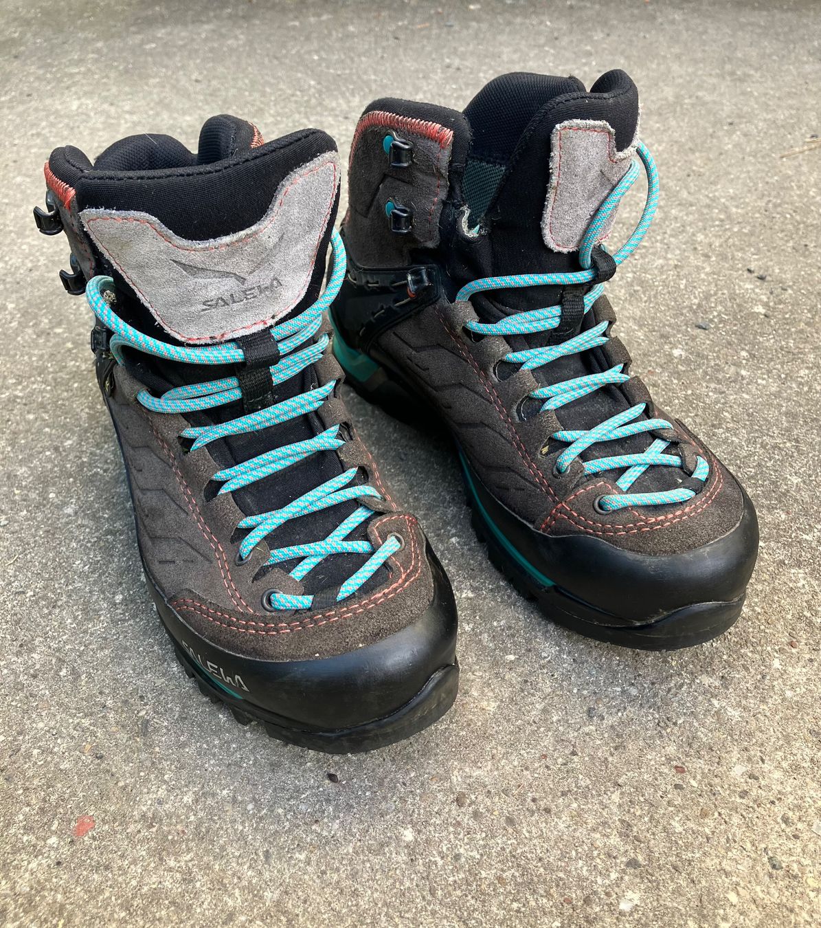 Salewa Scarpe da donna: Wanderschuhe salewa – Usato da st. gallen venduto da Betty-tina