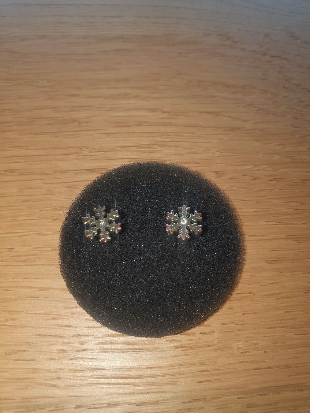 Orecchini pendenti & Orecchini a lobo: Winterliche Ohrstecker, Schneeflocken Design – Usato da Moosseedorf venduto da Sonnenschein..