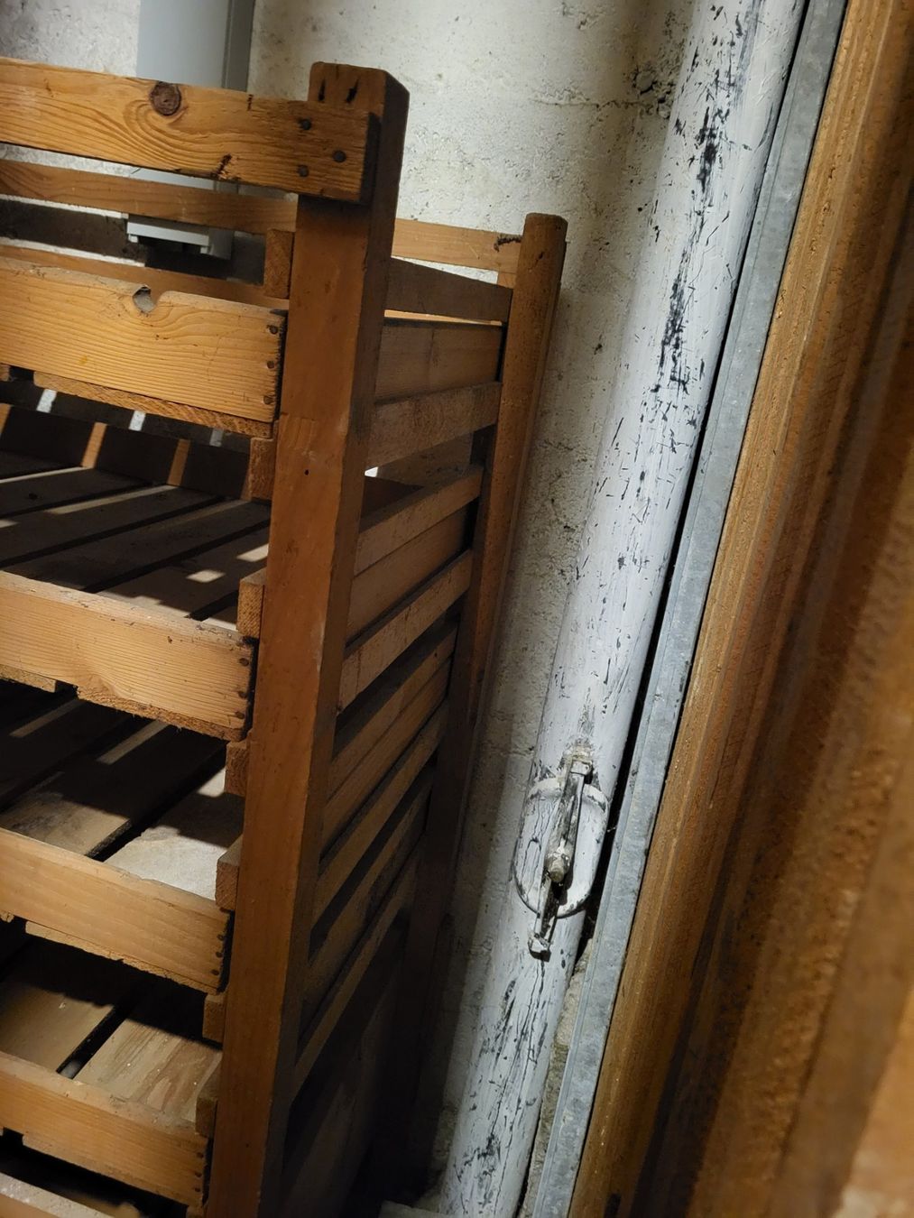 Regale: Hurde für Keller – Gebraucht aus Ittigen von Toeks 1
