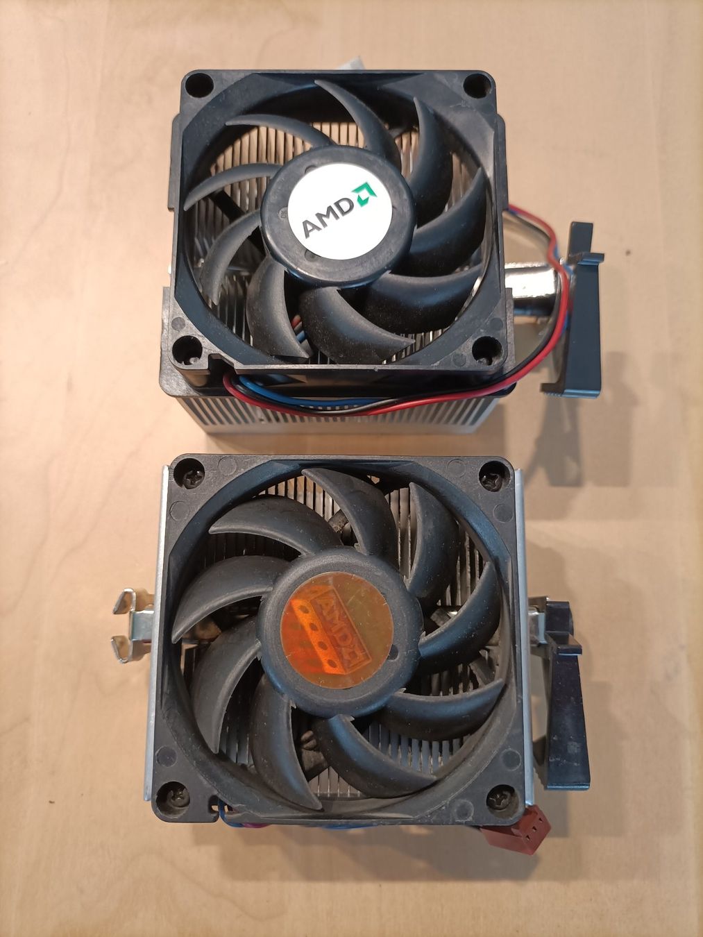 2 Stück AMD CPU Kühler, DC, gebraucht, top Zustand (Gebraucht) in ...