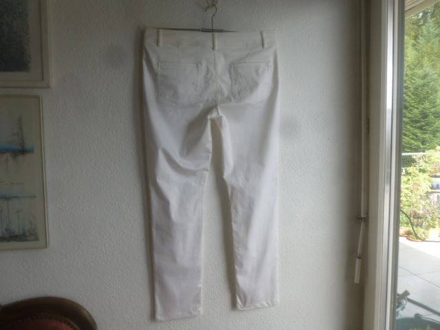 Hosen: Hose Weiss Gr. 44  100 % Baumwolle – Neu (gemäss Beschreibung) aus Hinwil von Glasperlen 1