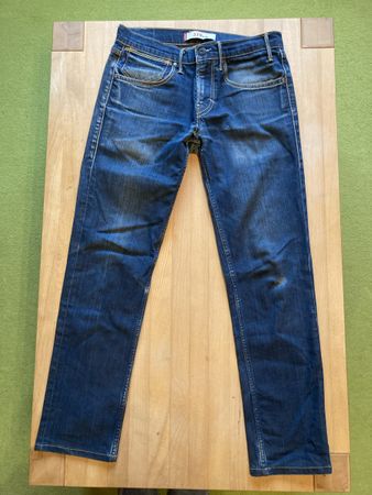 Levis Jeans 519 Slim