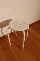 Metallhocker weiss