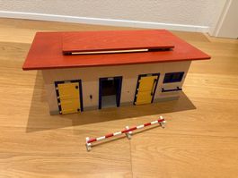 Schleich Pferdestall aus Holz (Art. Nr.: 40164), gebraucht