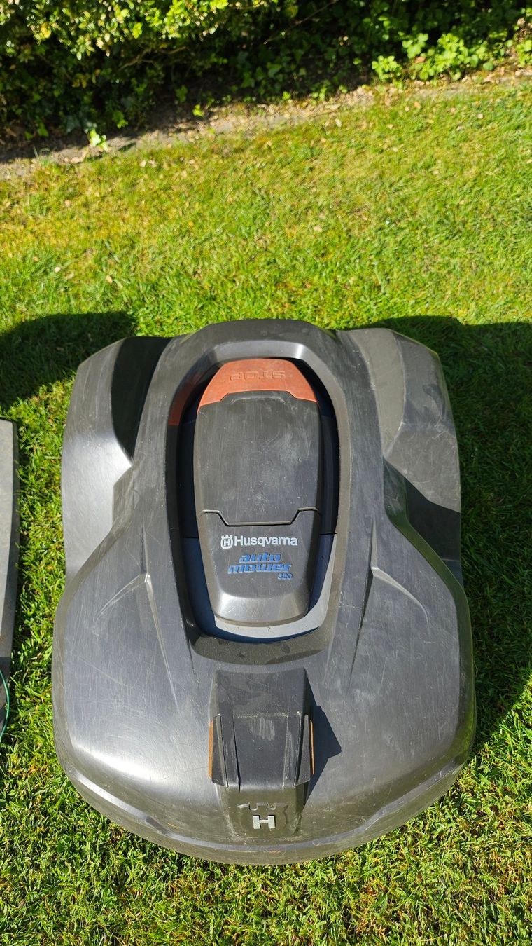 Husqvarna Rasenmäher: Husqvarna Automower 320 – Gebraucht aus Suhr von Schnoegge 1