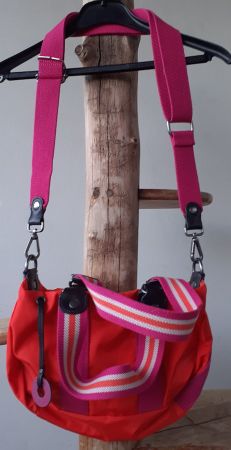 Tommy Hilfiger, Umhängetsche
