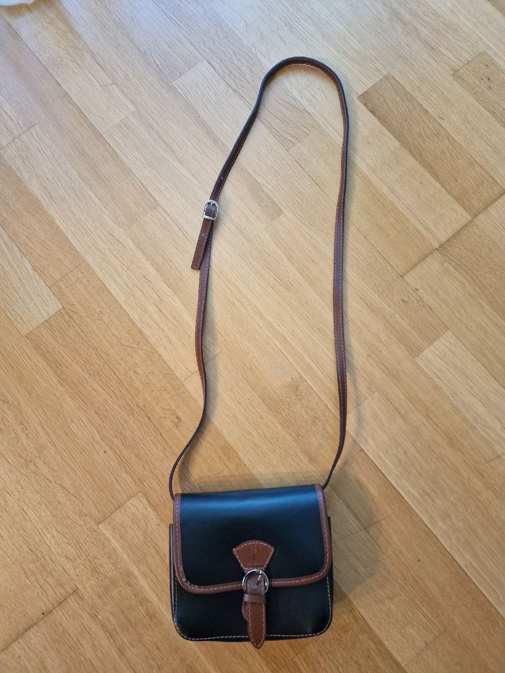 Borse: Kleine Handtasche schwarz/braun – Nuovo (secondo la descrizione) da Bern venduto da Monaluna
